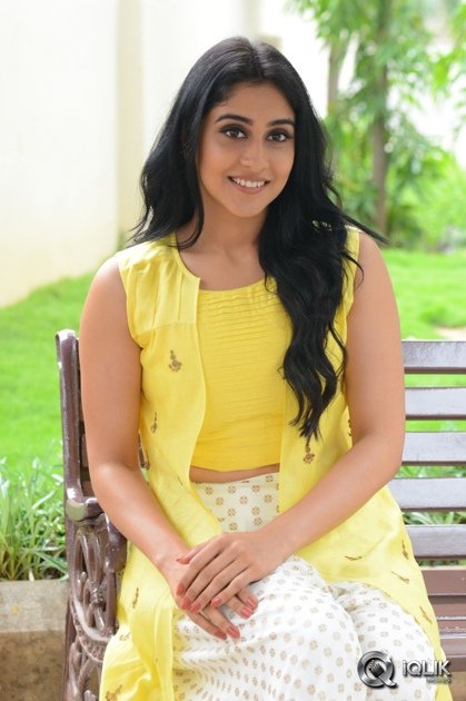 Regina-Cassandra-At-Jyo-Achyutananda-Movie-Success-Meet